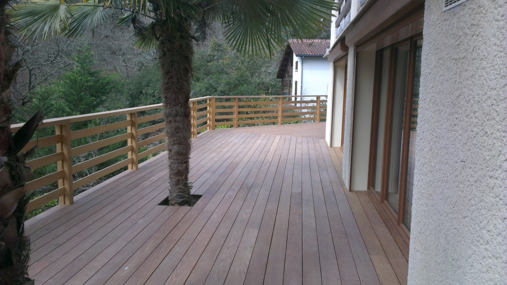terrasse en bois aménagée